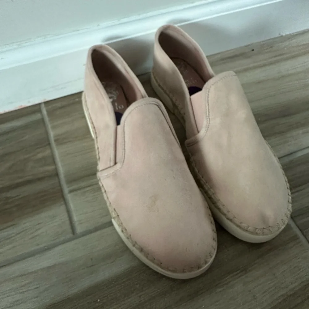 Vince Camuto excellent worn